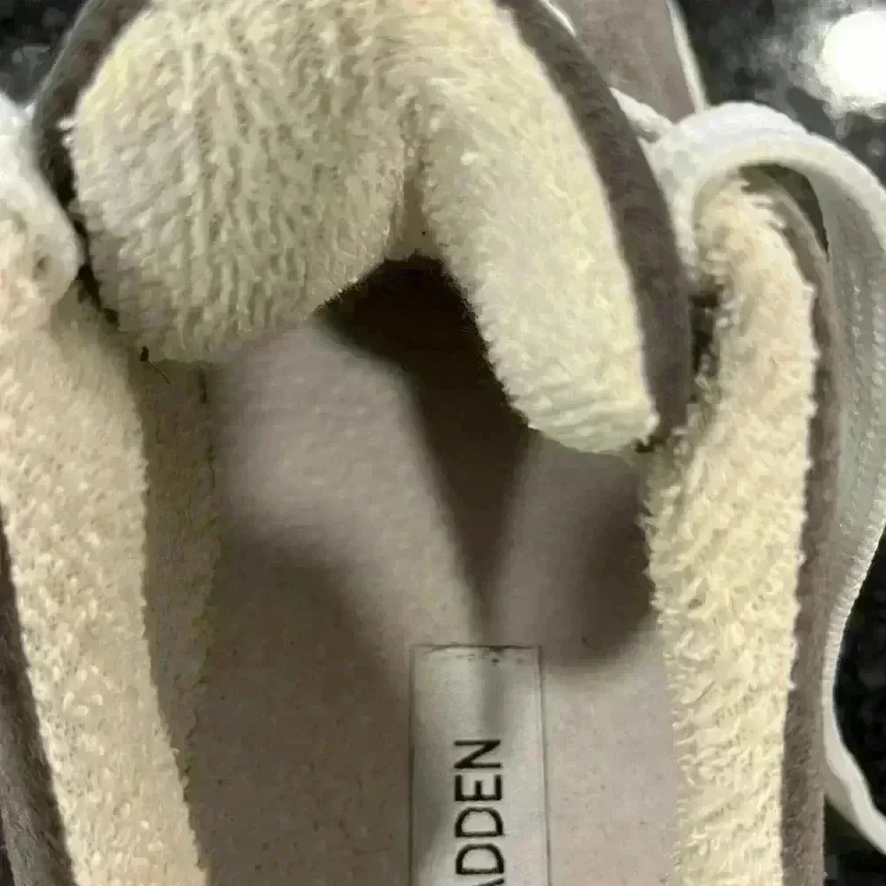 Steve Madden Womens Sneakers Tan/Beige 7 Lace-Up Platform Star Suede Sock Lining - Picture 7 of 8